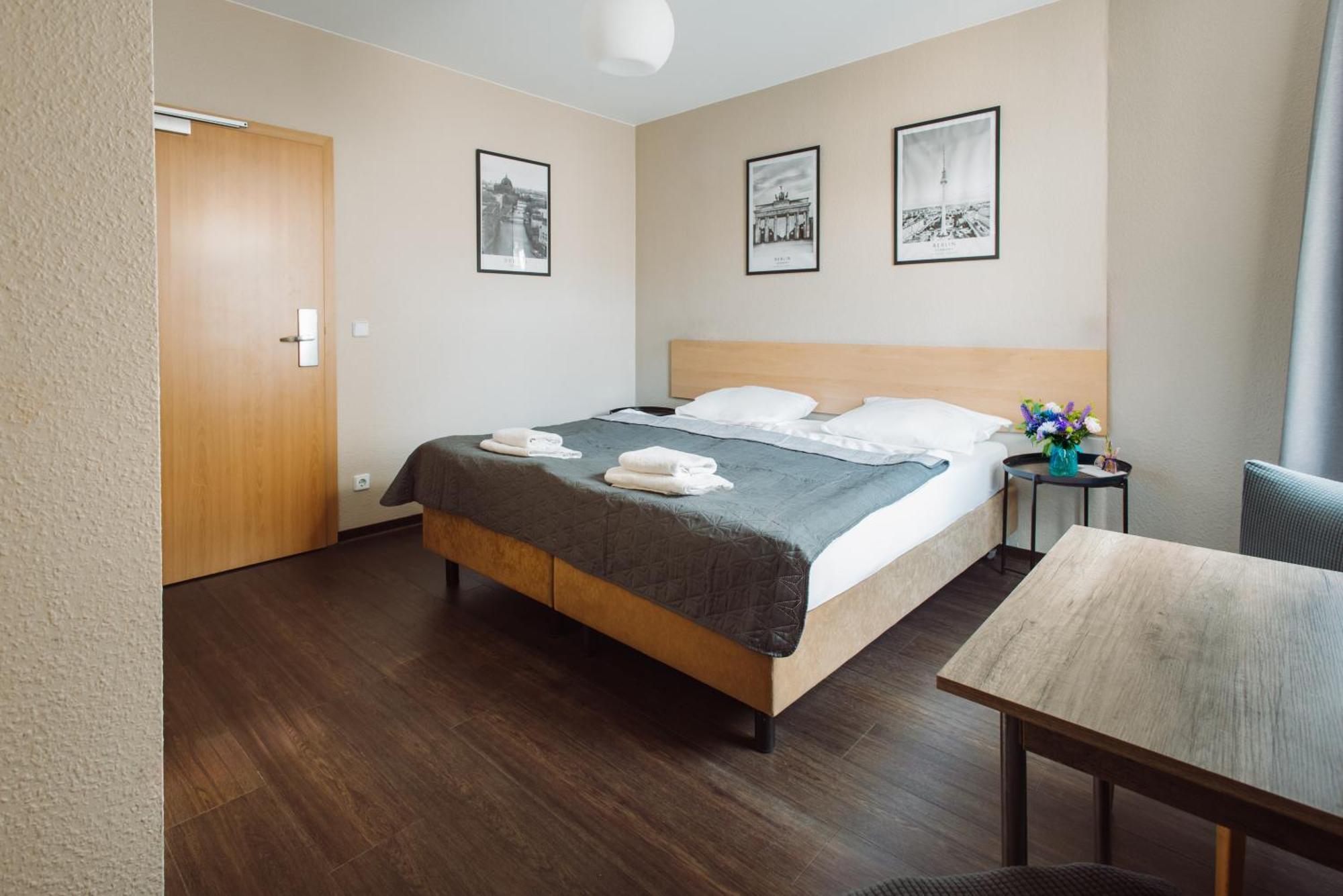 Happy Hotel Berlin — Photos 1